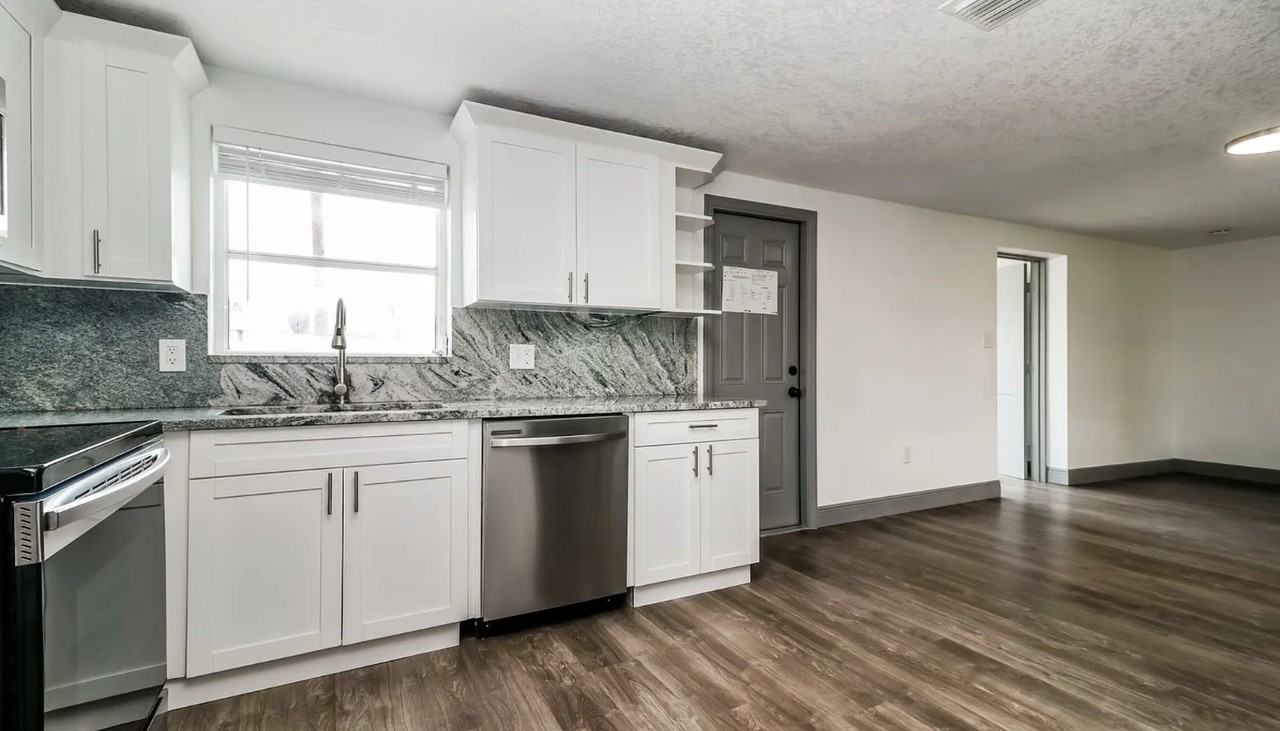 2223 Maureen Dr #NA - Photo 7 of 14