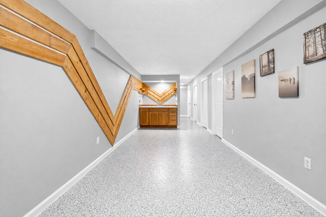 2306 S Troy St #NA - Photo 2 of 16