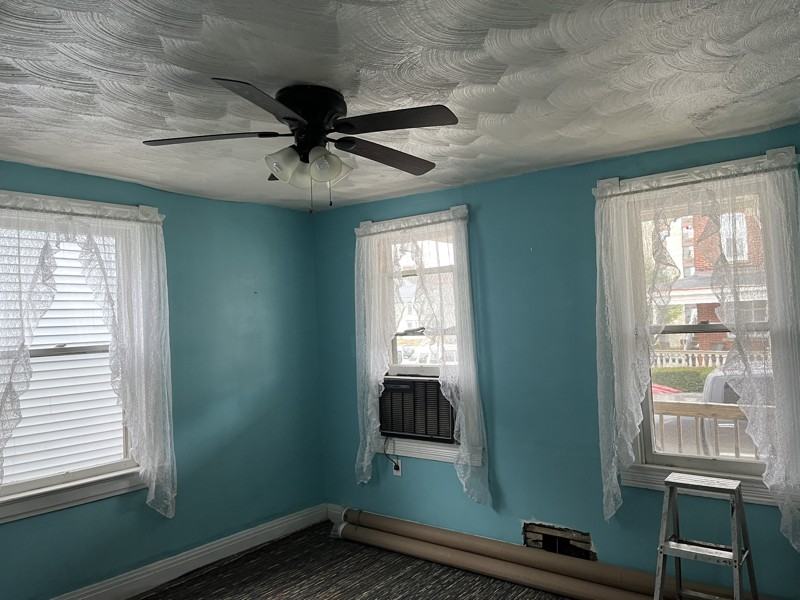 211 W 2nd St - Photo 4 of 17