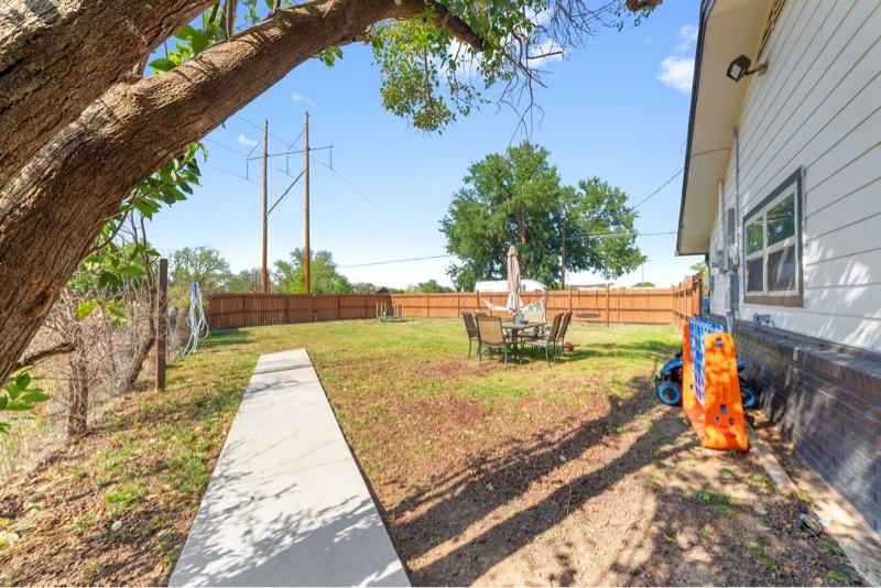 3209 4th St - Photo 3 of 31