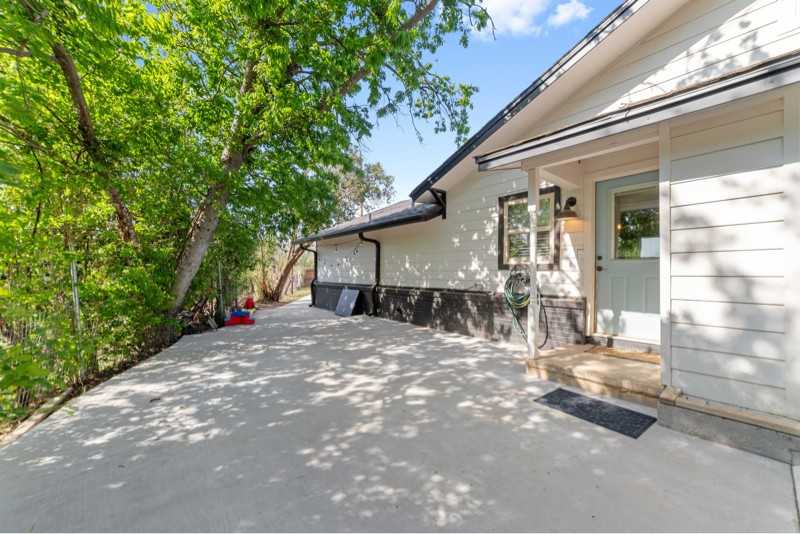 3209 4th St - Photo 7 of 31