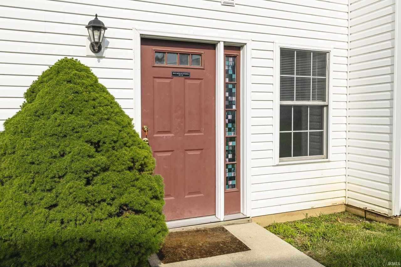 2624 E Oaklawn Ct - Photo 2 of 35