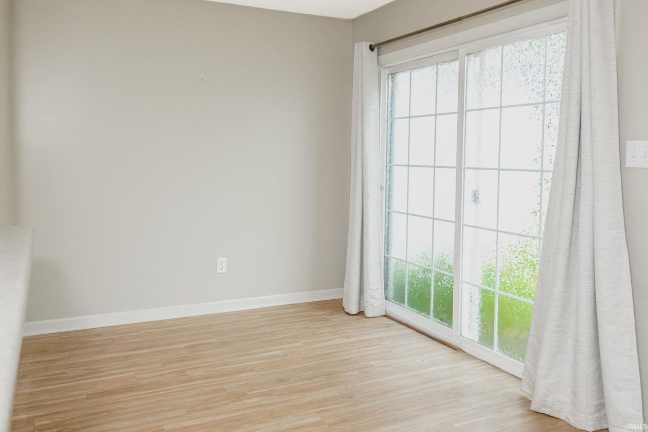 2624 E Oaklawn Ct - Photo 3 of 35