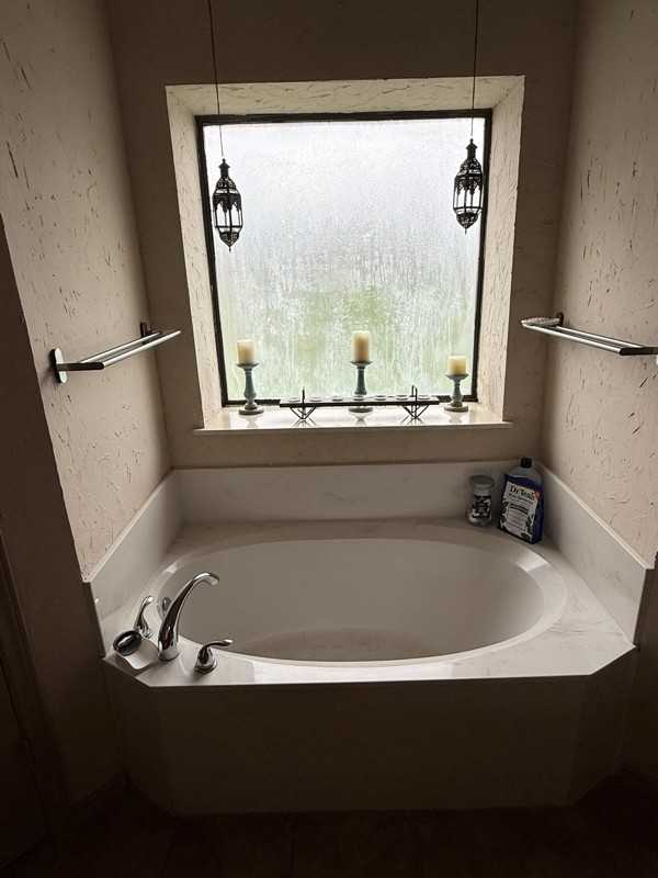 6305 Courtside Dr - Photo 3 of 9