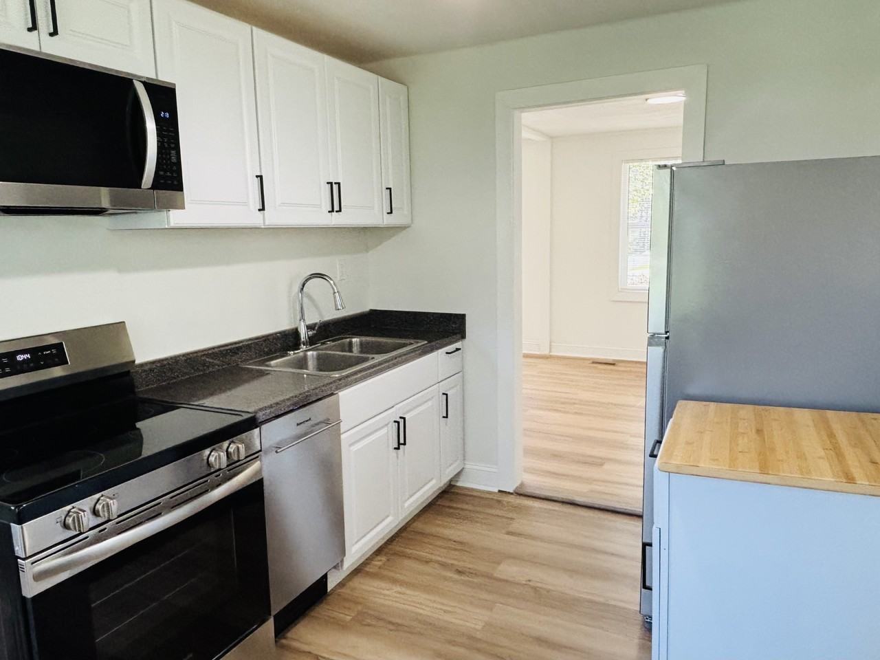 1615 Engle Dr - Photo 3 of 11