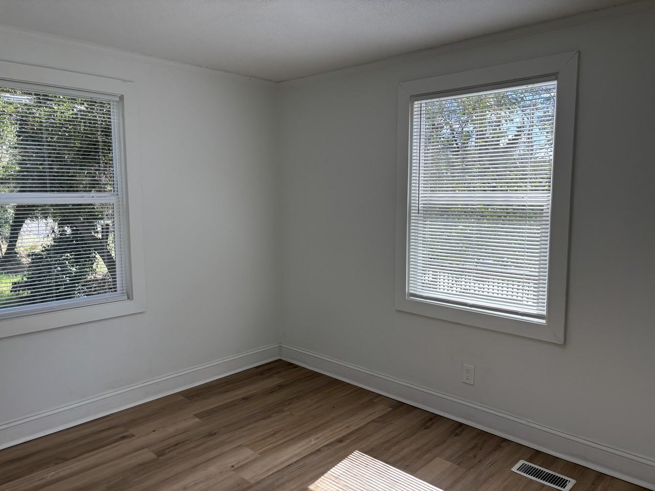 1615 Engle Dr - Photo 6 of 11