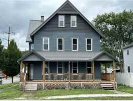 featured image of 1668 Memorial Ave