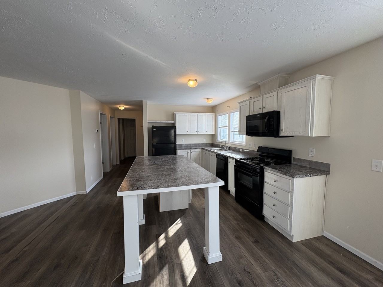 201 Barn Rdg - Photo 5 of 10