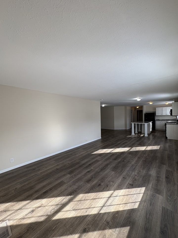 201 Barn Rdg - Photo 7 of 10