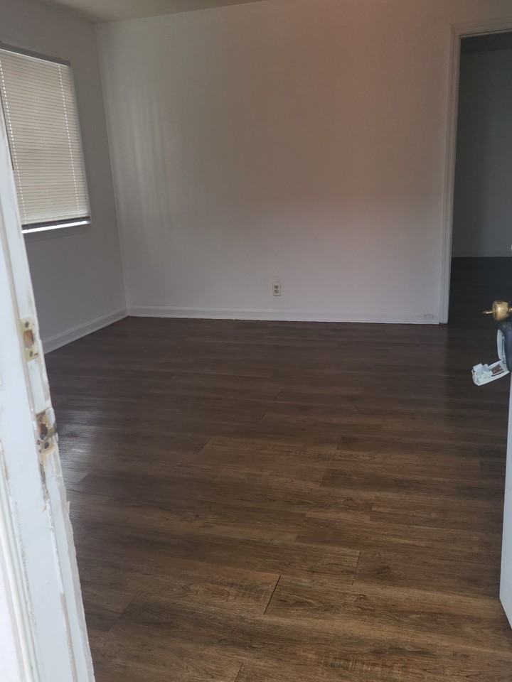 1748 22nd Ave N - Photo 2 of 8