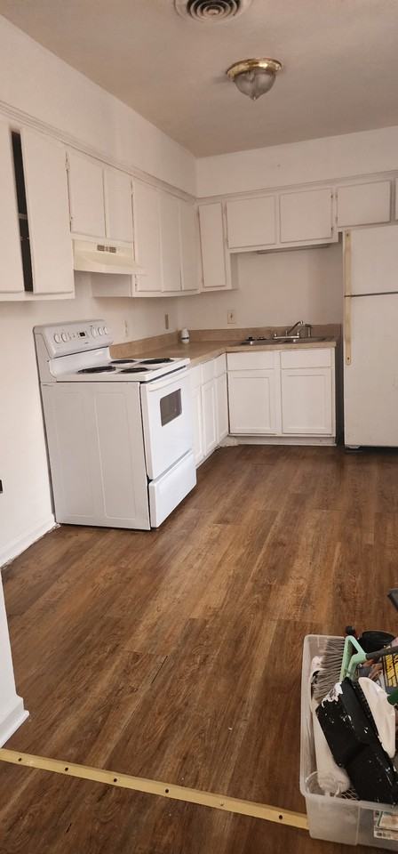 1748 22nd Ave N - Photo 3 of 8