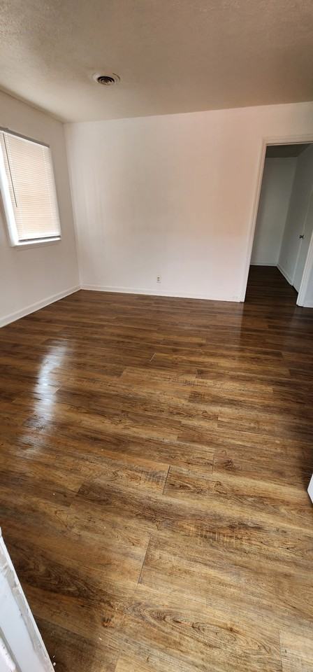 1748 22nd Ave N - Photo 4 of 8