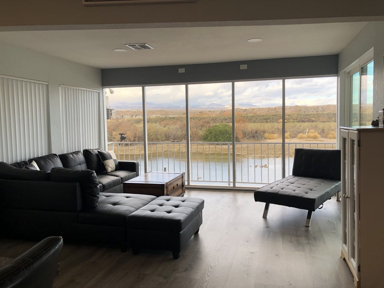 1391 Riverfront Dr - Photo 4 of 20