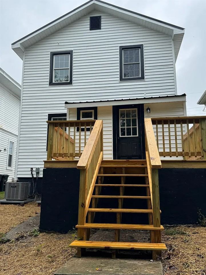 2013 Poplar St - Photo 2 of 17