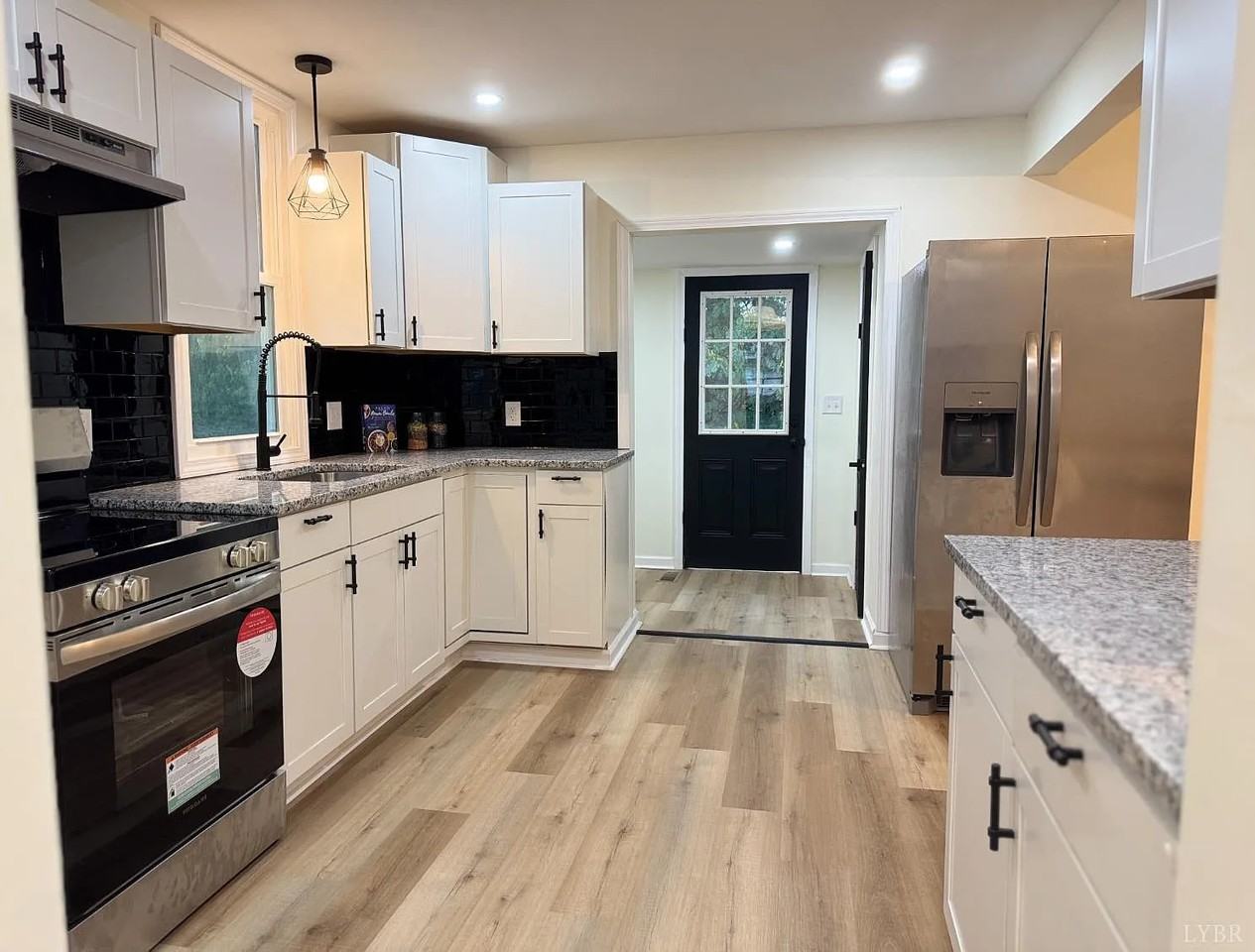 2013 Poplar St - Photo 3 of 17