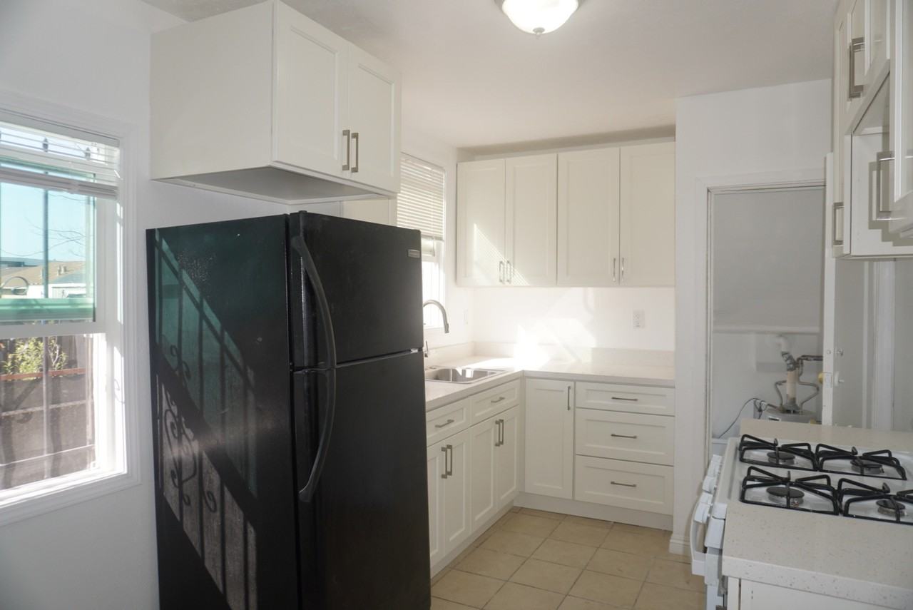 2224 Virginia Ave #2224 - Photo 2 of 14