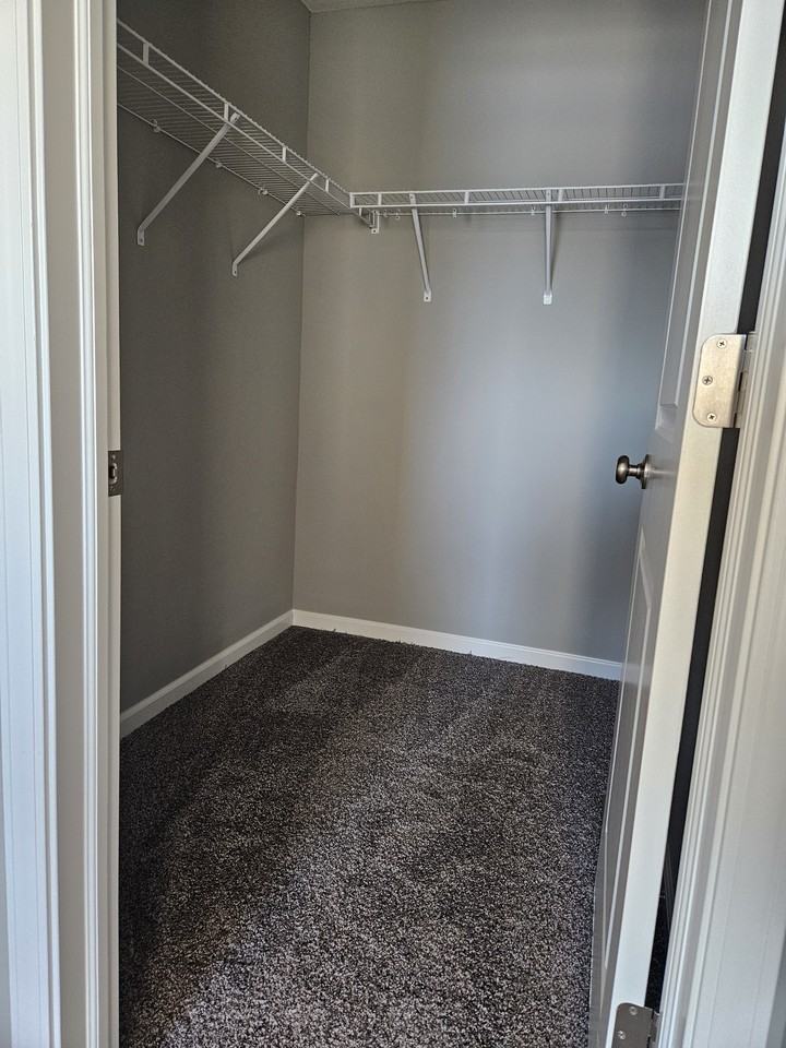 211 Scotsgrove Dr Sw - Photo 7 of 15