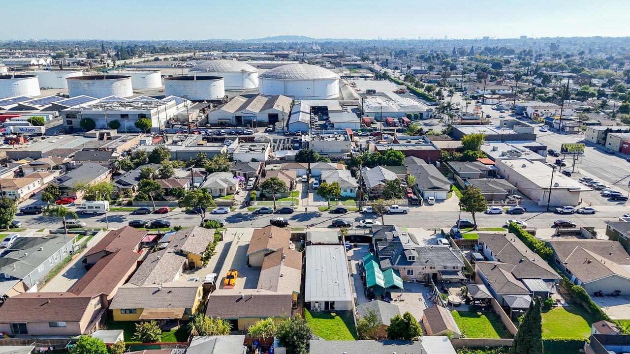 2051 E Harding St - Photo 2 of 16