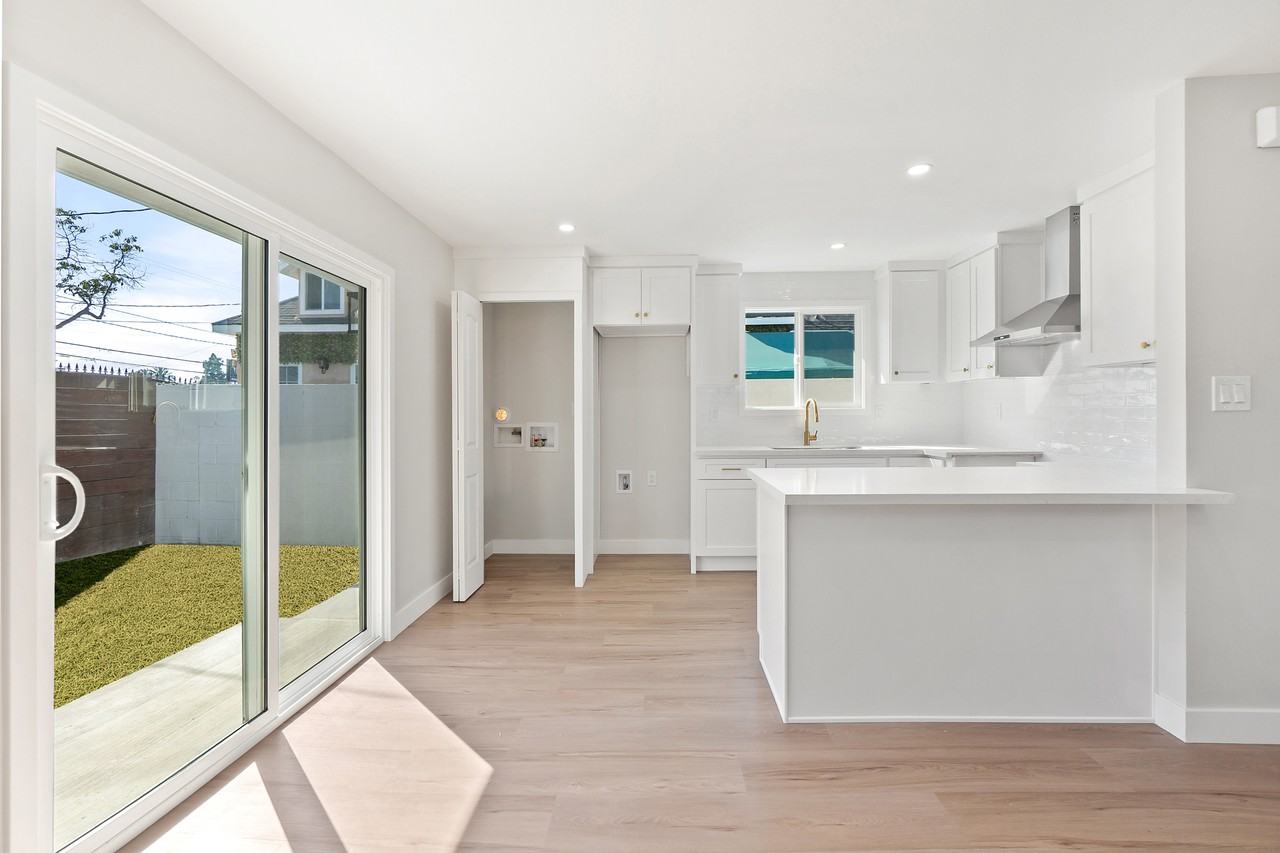 2051 E Harding St - Photo 5 of 16