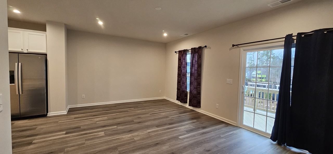 504 Whitehall Cir - Photo 4 of 20