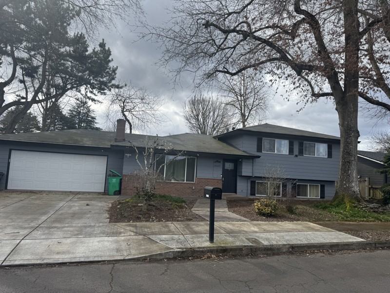 14422 Ne Shaver St - Photo 2 of 17