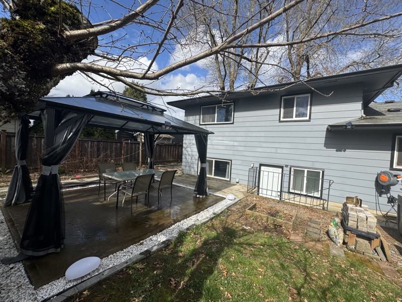 14422 Ne Shaver St - Photo 6 of 17