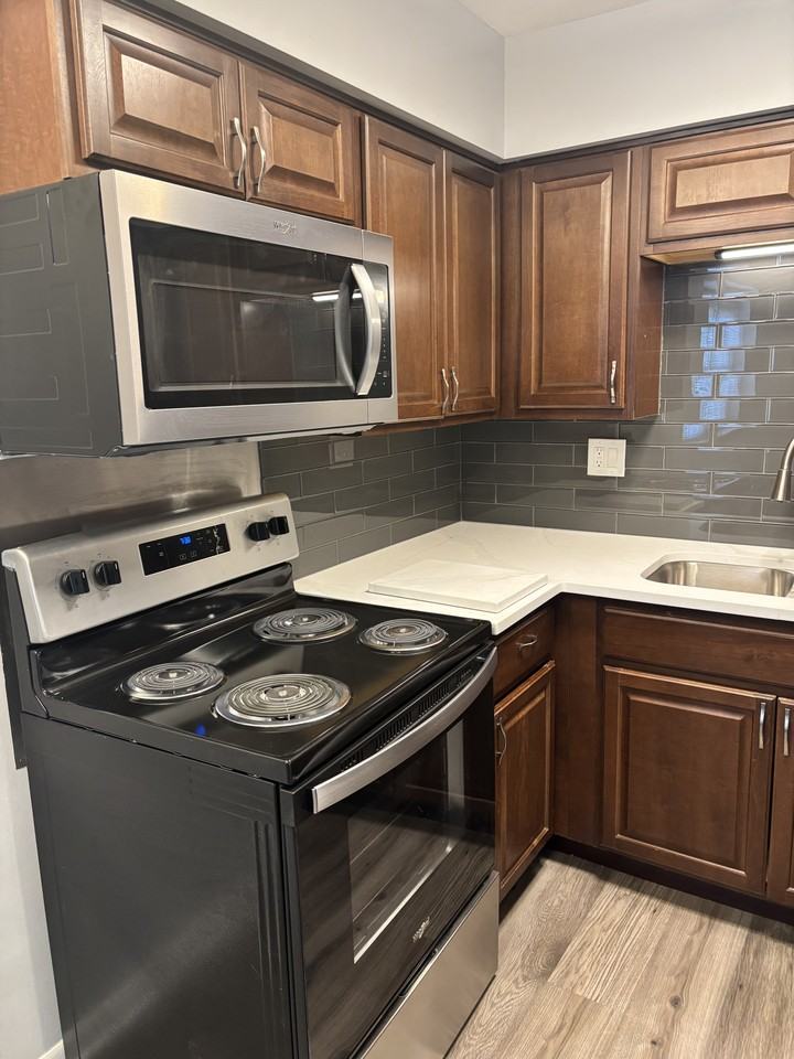 7232 Randolph St #205