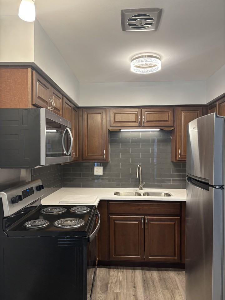 7232 Randolph St #205 - Photo 3 of 8