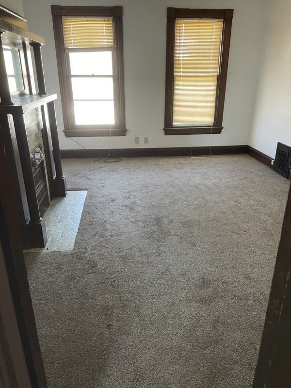 127 Ludlow St - Photo 4 of 5