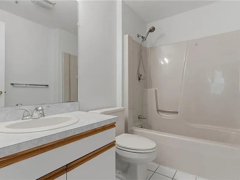 39 Waterview Dr #C - Photo 2 of 10