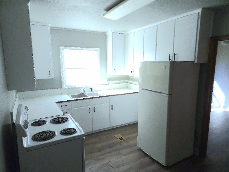 1305 Edna Pl - Photo 4 of 11