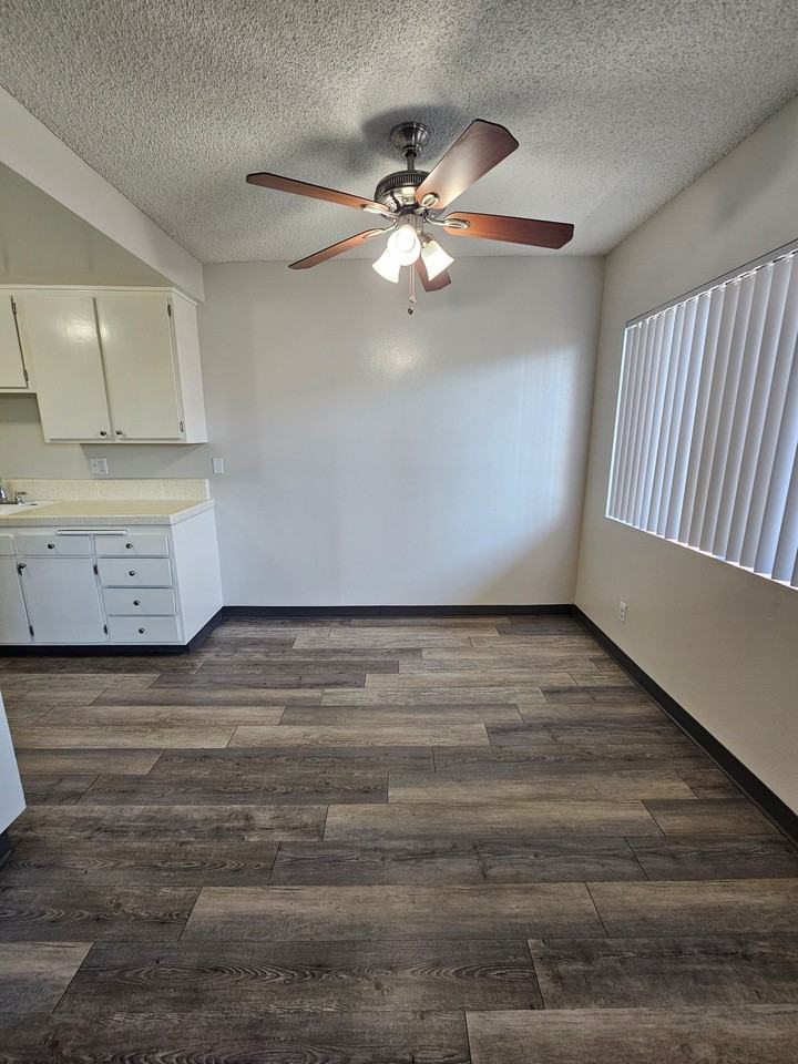 1135 W I St #38 - Photo 3 of 10