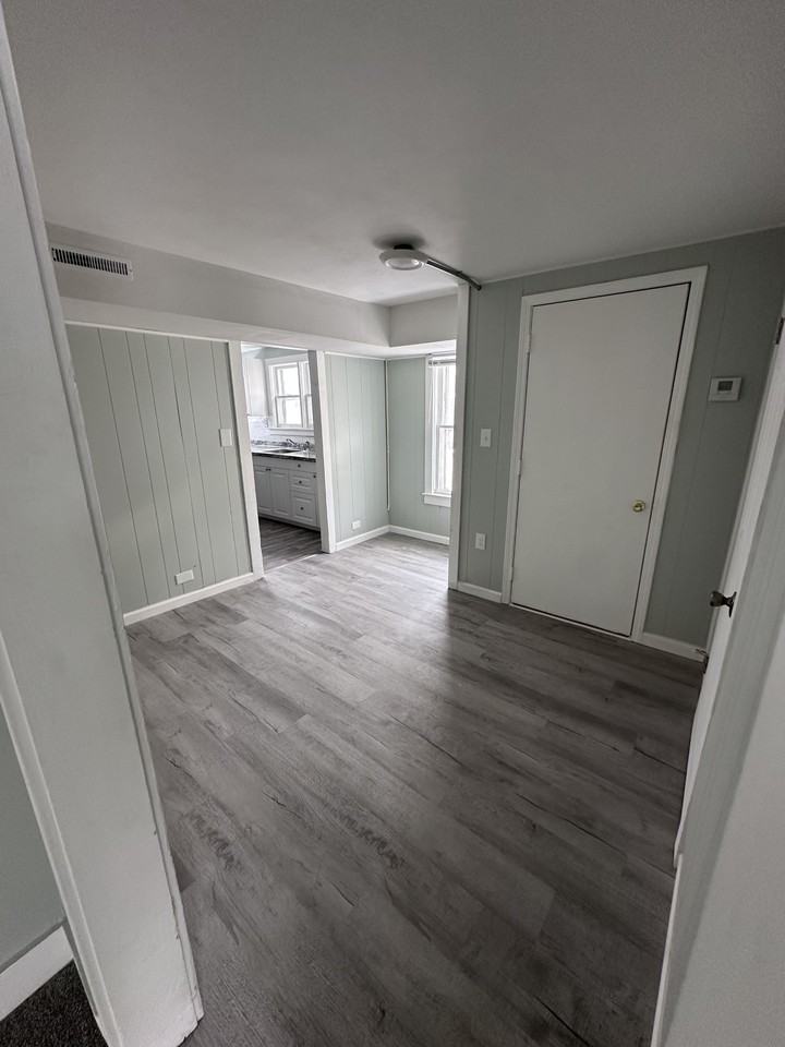 358 S 6th St #2 - Photo 5 of 8