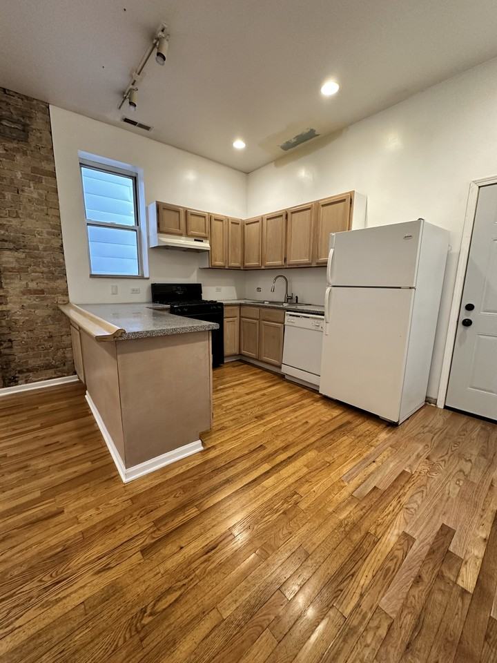 1102 N Ashland Ave #2FR - Photo 3 of 6