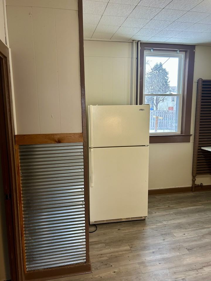 441 S Center Ave #4 - Photo 4 of 13