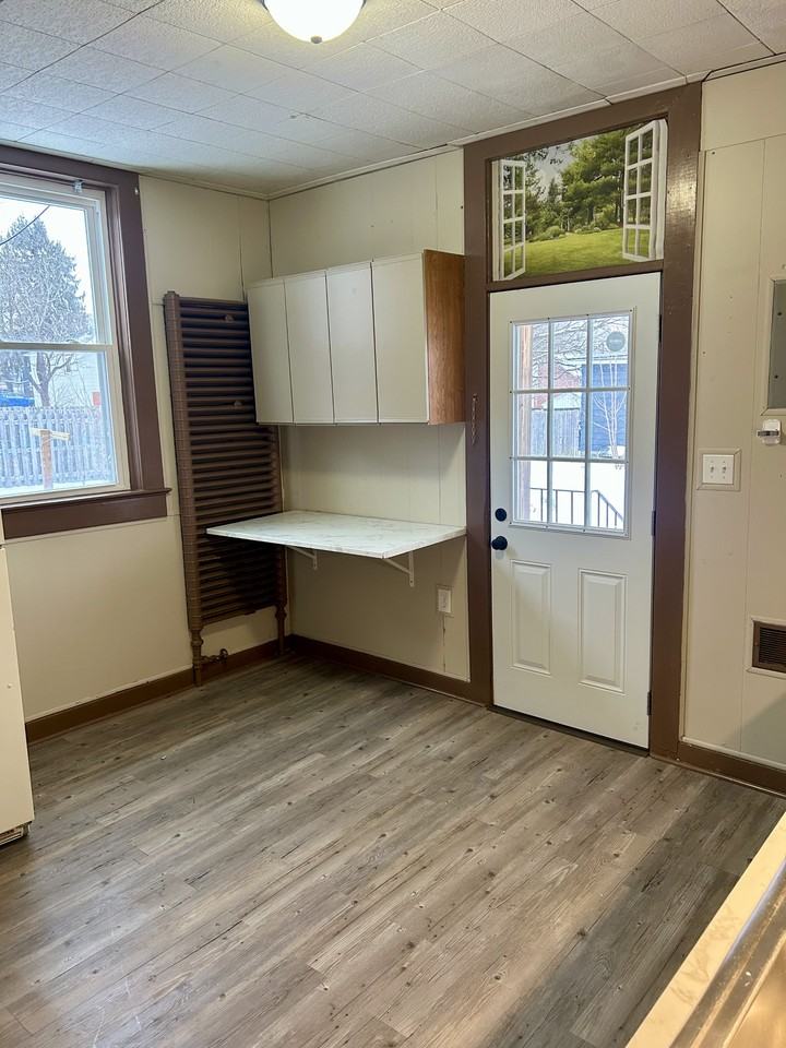 441 S Center Ave #4 - Photo 5 of 13