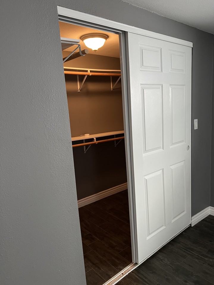 2808 Glenview Ave #NA - Photo 3 of 8
