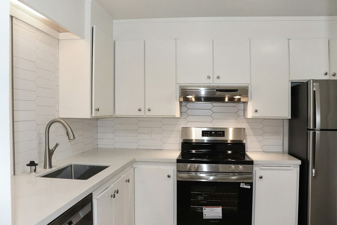 36 Harbor Oak Drive, Unit 11 - Photo 4 of 13