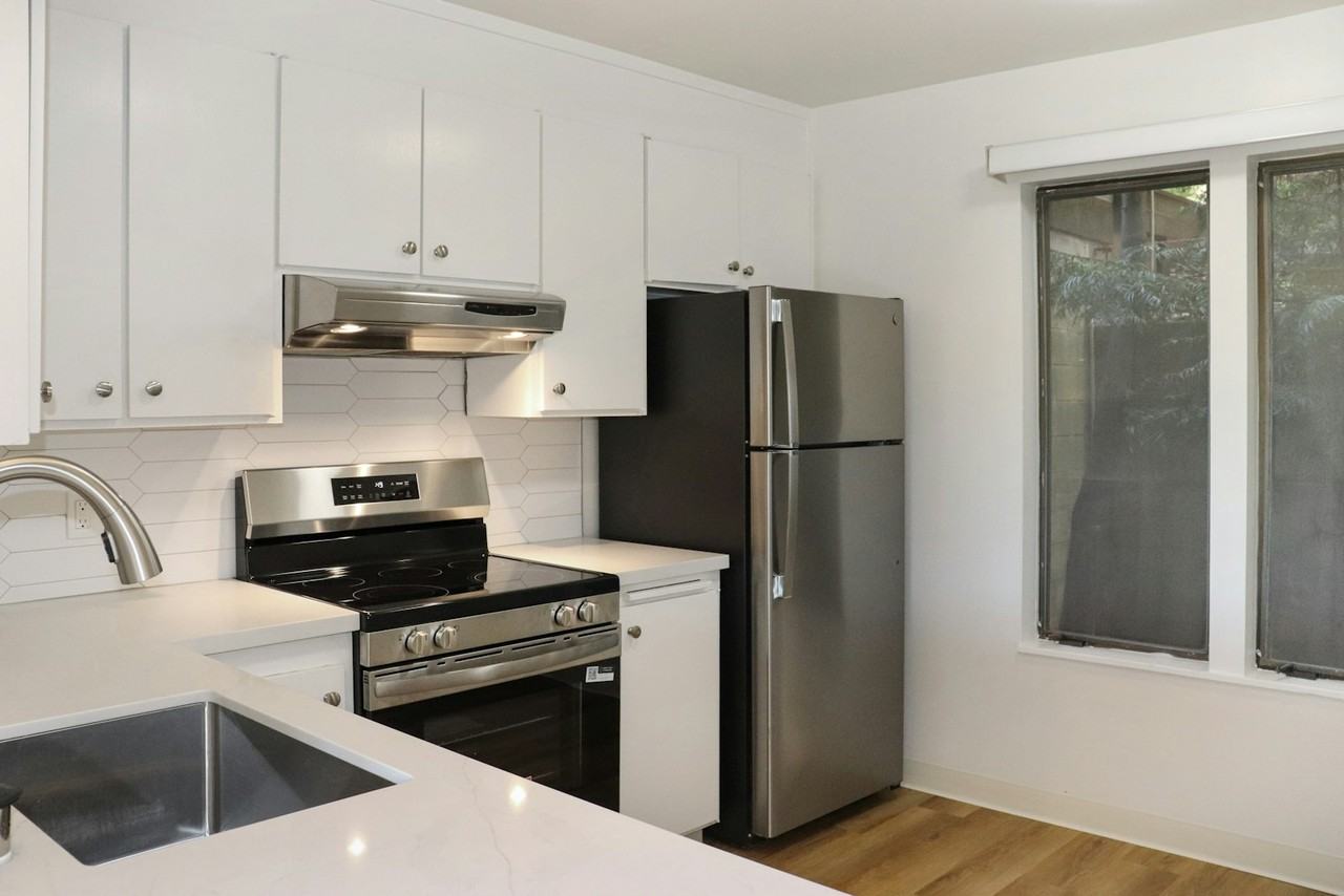 36 Harbor Oak Drive, Unit 11 - Photo 5 of 13