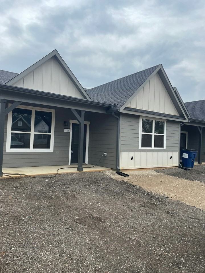 121 Private Road 8835 - Photo 3 of 13