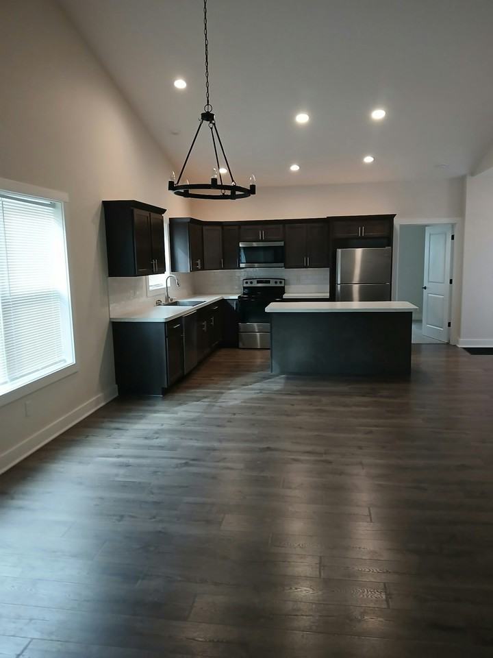 2449 Waterford Pointe Drive - Photo 4 of 11