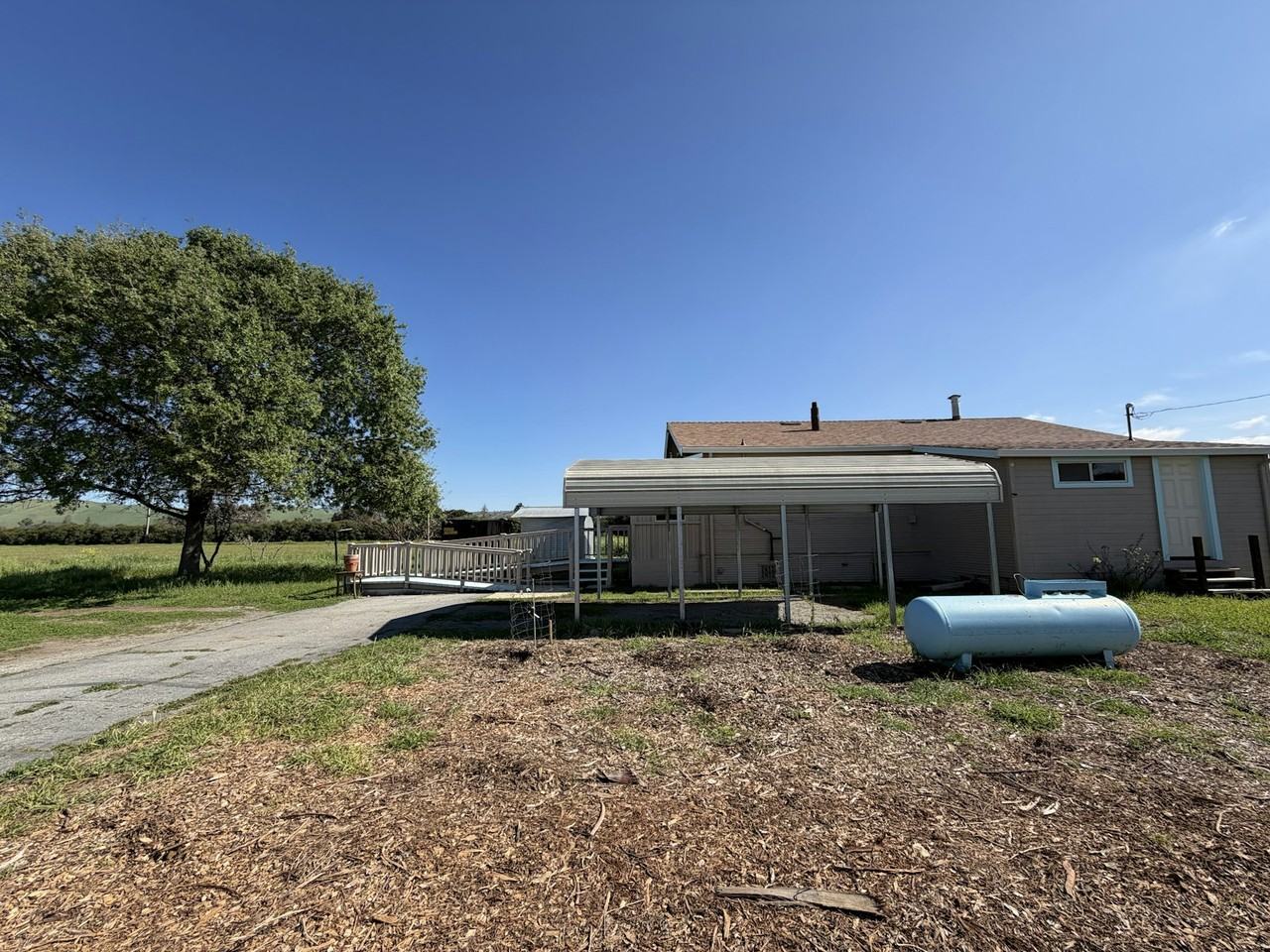 190 Comstock Road - Photo 2 of 11