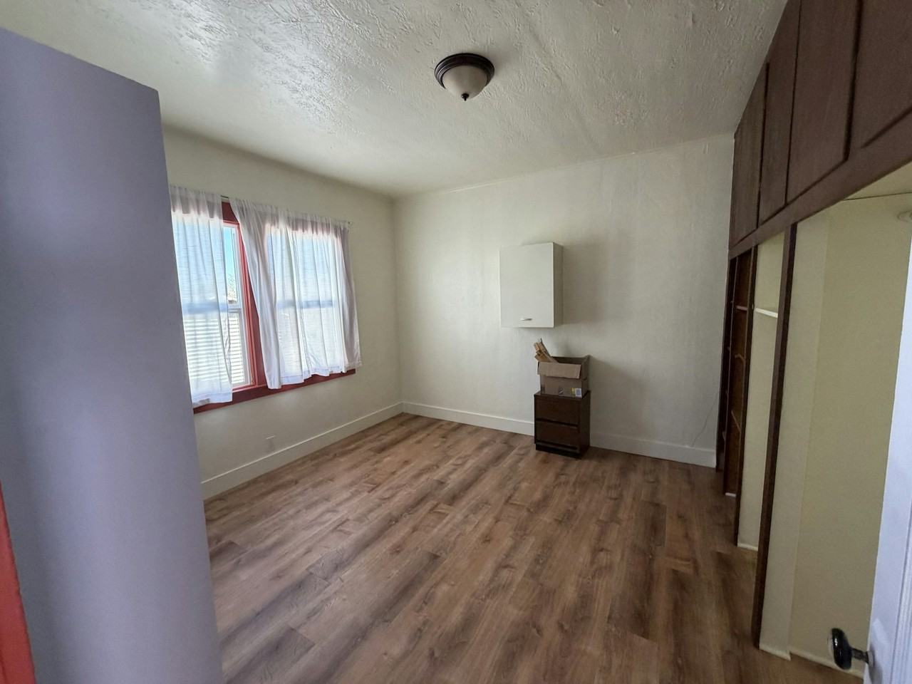 190 Comstock Road - Photo 5 of 11