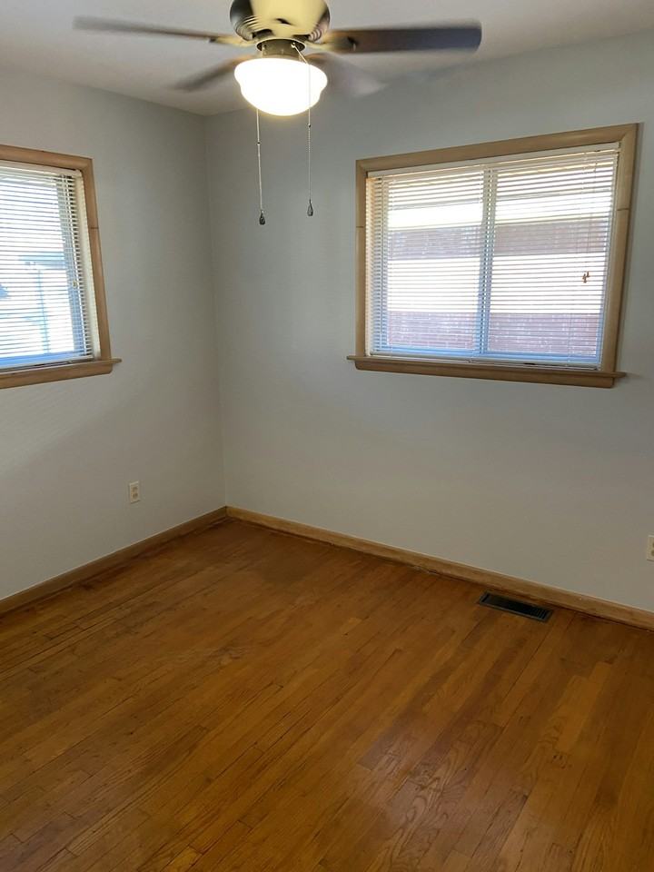 312 Tullahoma Drive - Photo 4 of 11