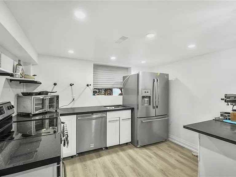 18 Beatty Rd - Photo 4 of 7