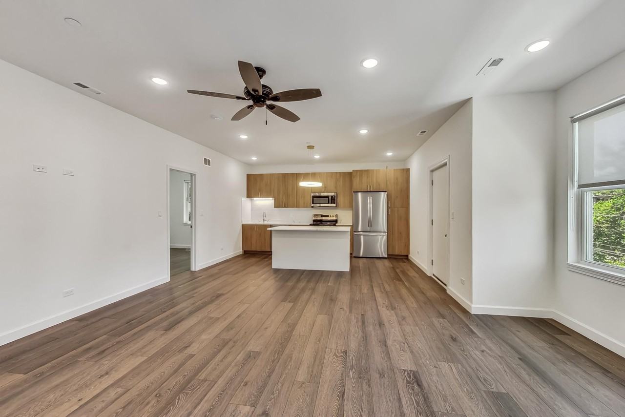 6122 S University Ave #102 - Photo 2 of 16