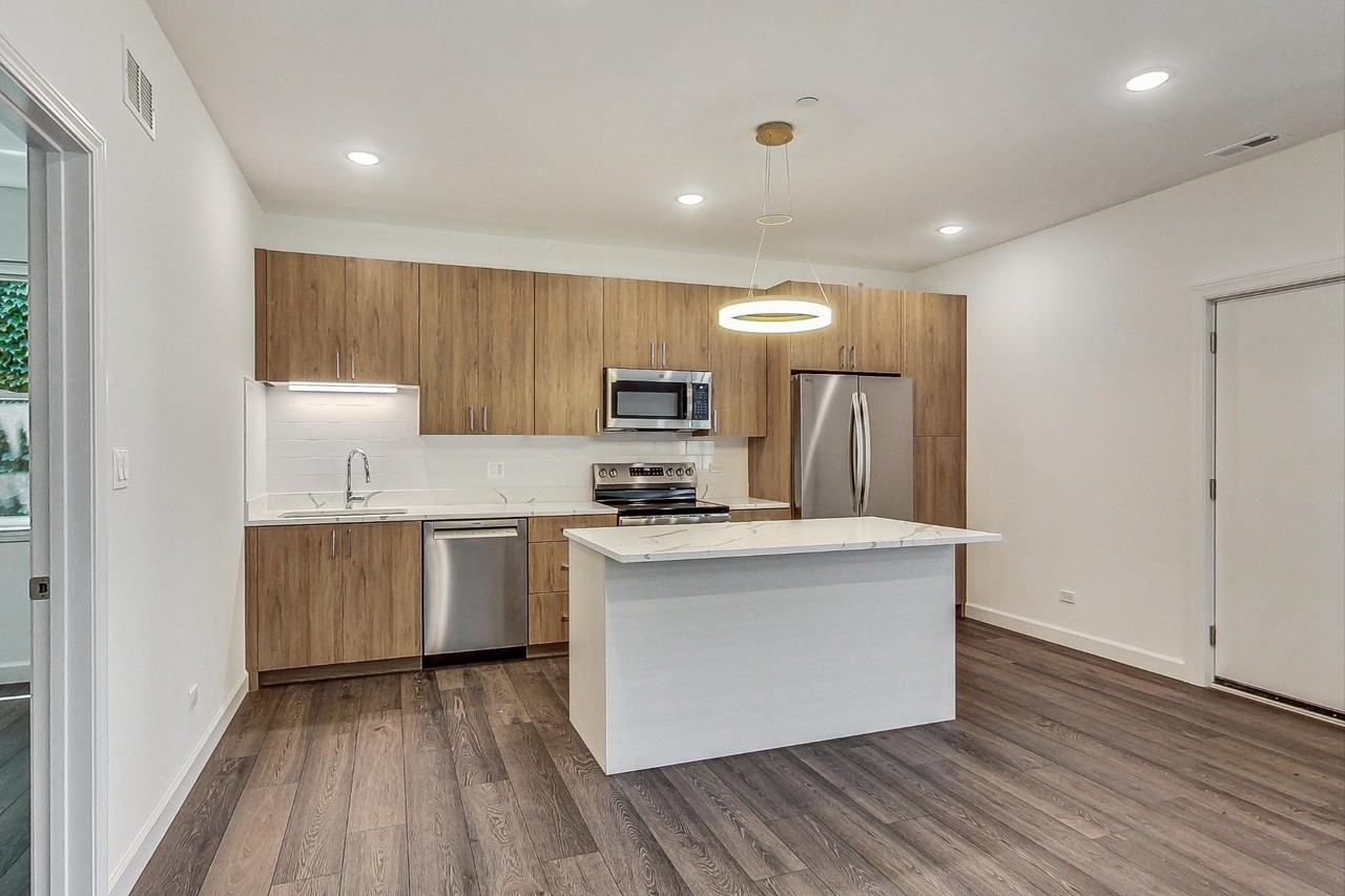 6122 S University Ave #102 - Photo 4 of 16