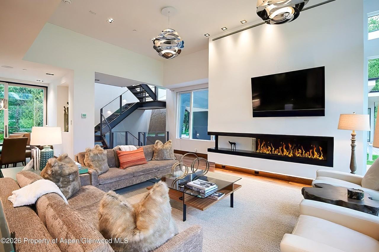 1520 Homestake Dr - Photo 3 of 27