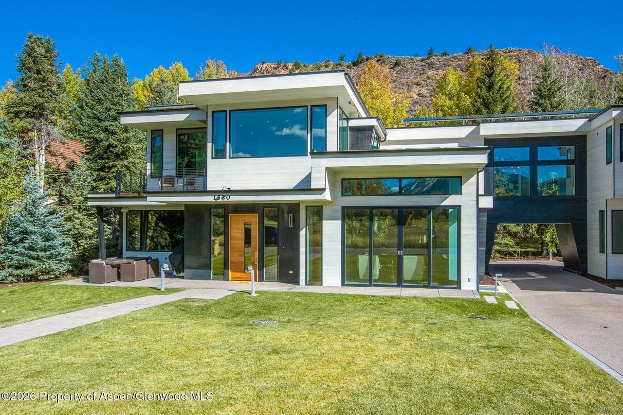 1520 Homestake Dr - Photo 4 of 27