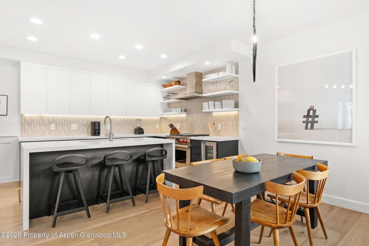 101 E Bleeker St Unit A - Photo 3 of 21